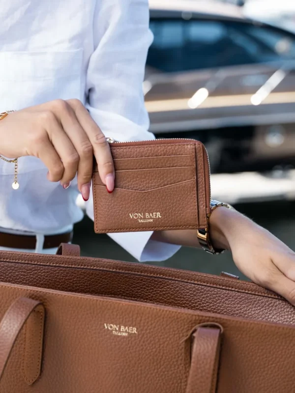 How to Choose a Work Bag That Keeps Up With Running Your Own Business